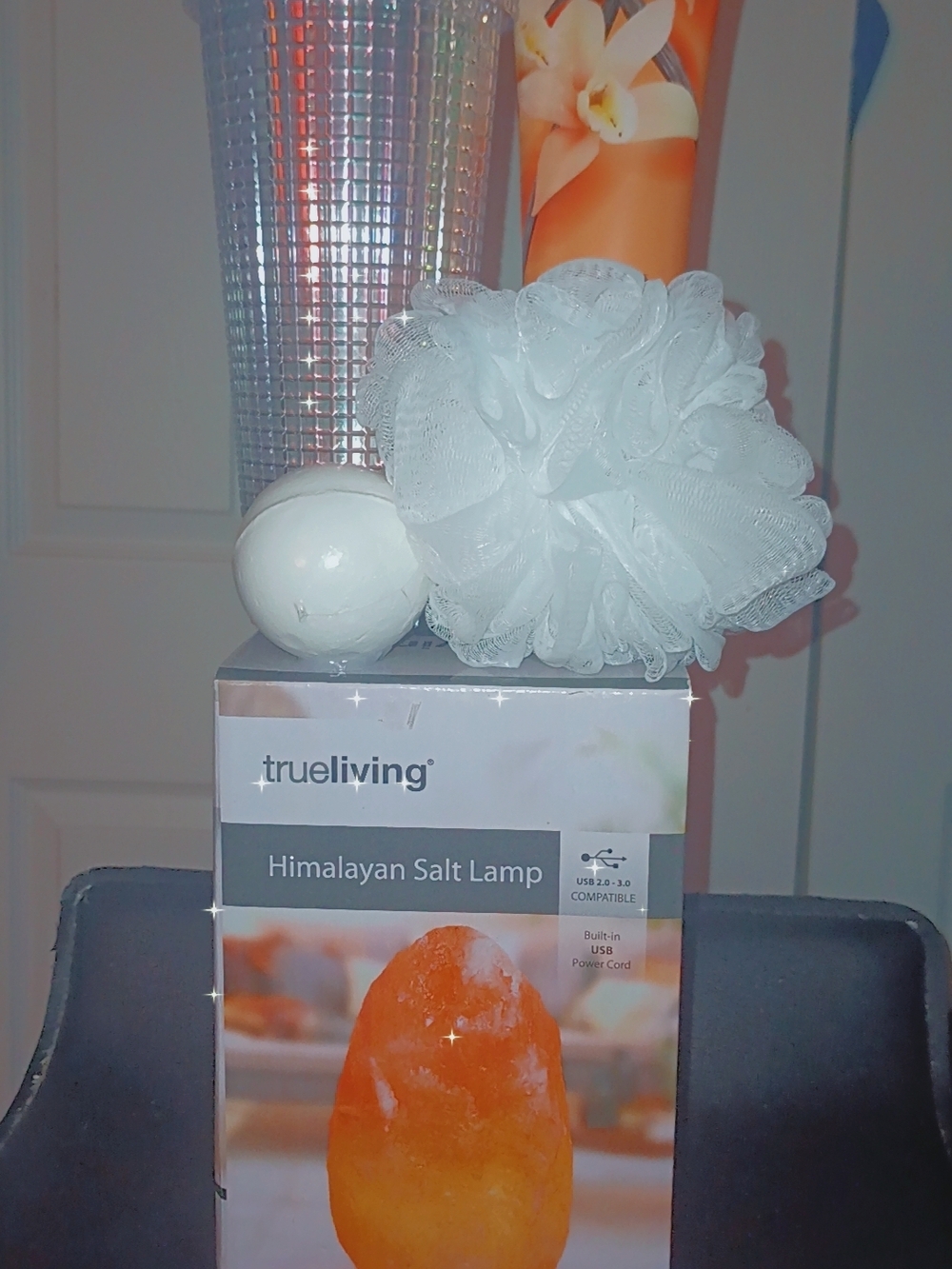 White Bath Pouf & Himalayan Salt Lamp Set - White